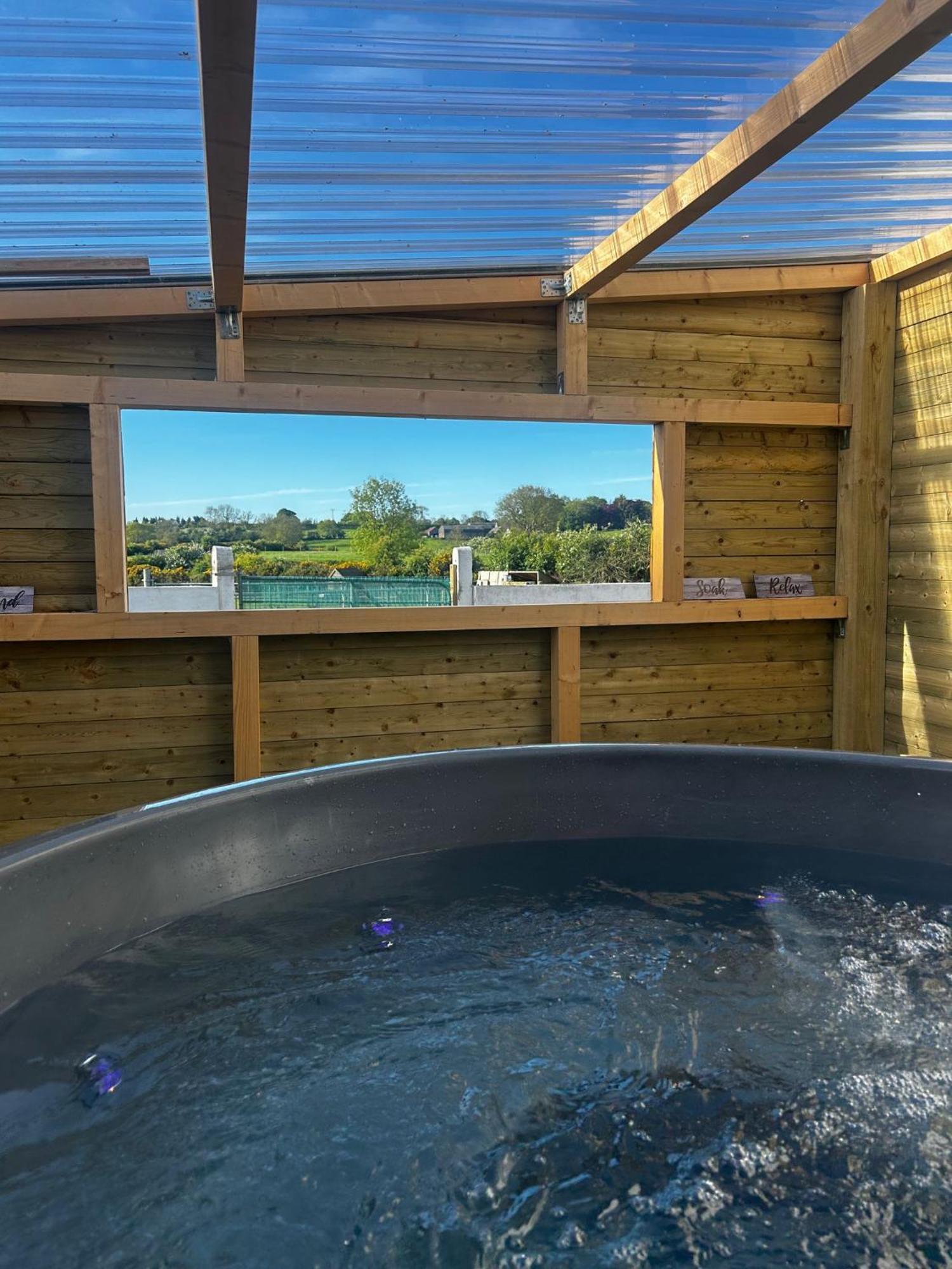 The Alpaca Farmhouse With Hot Tub And Alpaca Experience Included Dromara المظهر الخارجي الصورة