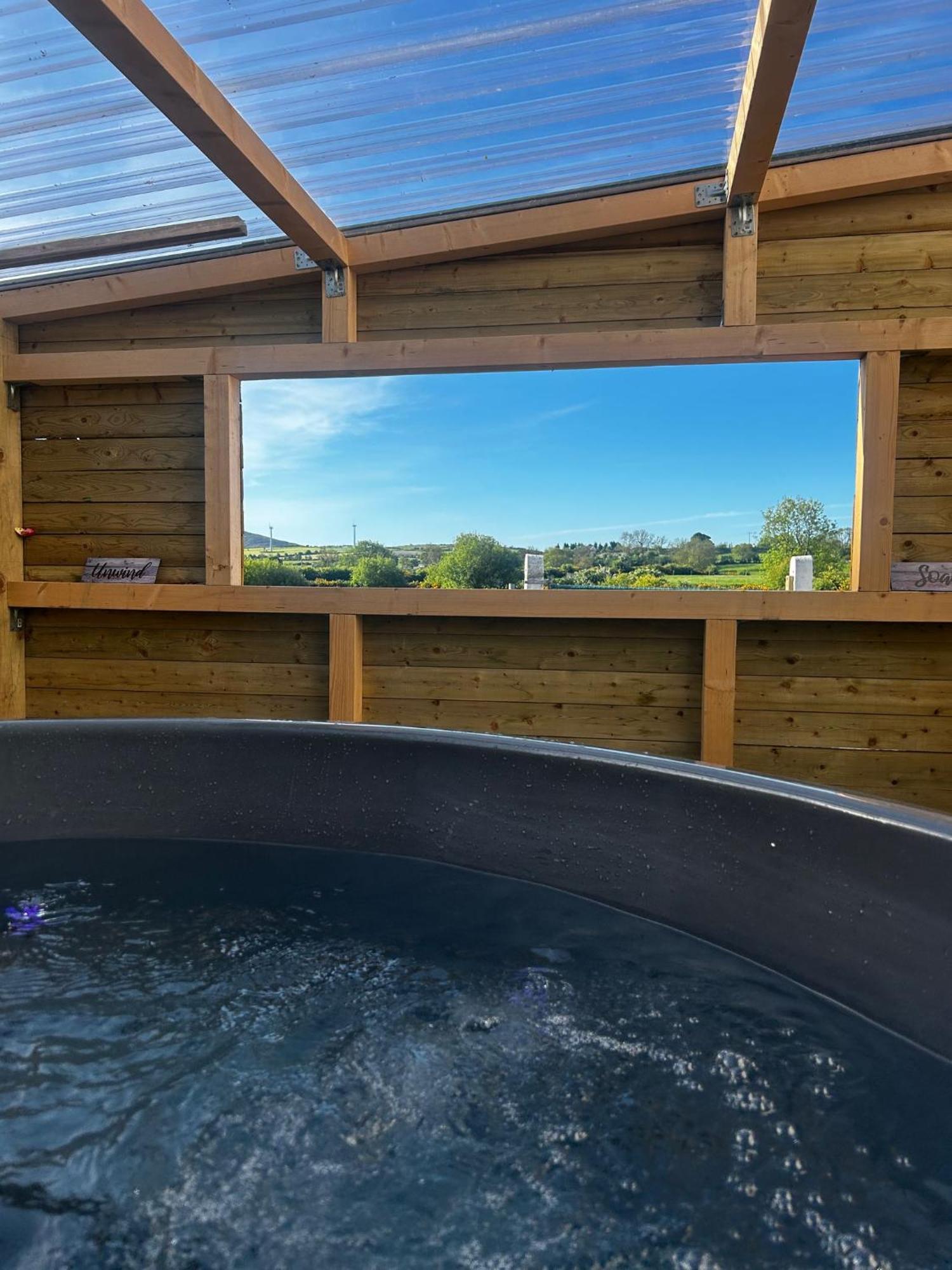 The Alpaca Farmhouse With Hot Tub And Alpaca Experience Included Dromara المظهر الخارجي الصورة